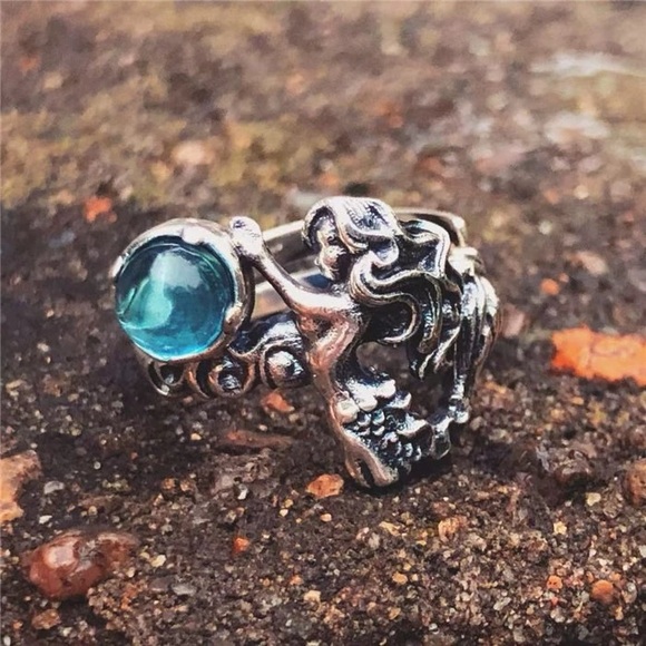 Adjustable sterling silver Mermaid ring with blue topaz - Picture 1 of 8